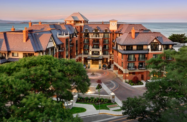 Oak Bay Beach Hotel