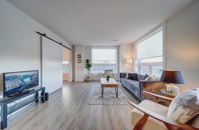 Ocean Bay New Luxury Condo Sleeps 5 Parking, Coffee, AC