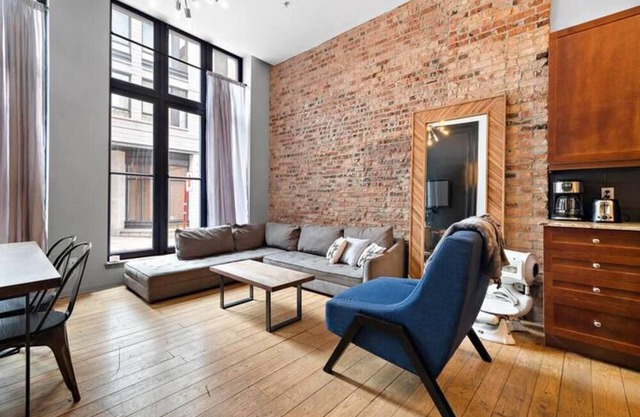Old Montreal 4BR & 2 floors loft Hotel