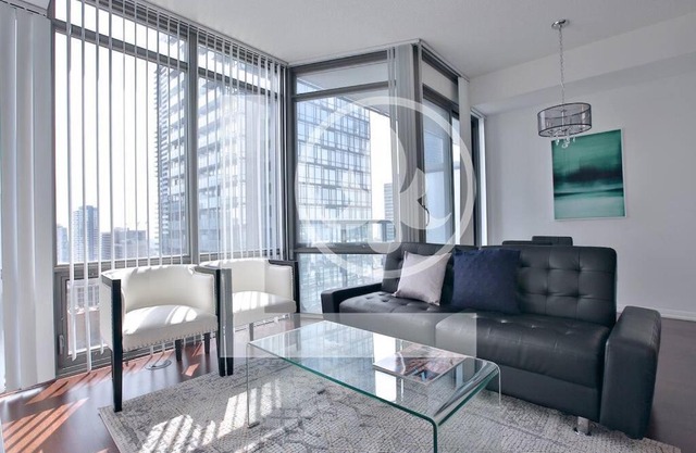 Peace - Luxury Executive Condo Bay & College