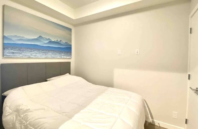 Perfect Brand New Condo Downtown Sidney