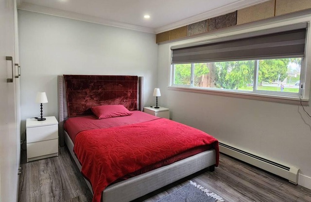 Sarla Villa Surrey Washroom 
