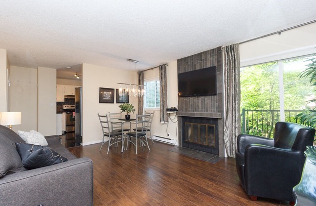 Renovated 2 Bedroom Townhouse in Fernwood - Just 1km to Downtown