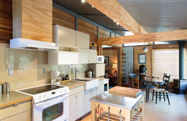 Cove Waterfront Cottage 