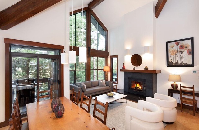 Ski, Soak, Steam, Relax: Townhome Close to Village
