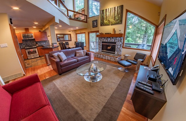 Snowy Creek 4 - Ski in Ski out, Private Hot Tub, Short Walk to Whistler Village