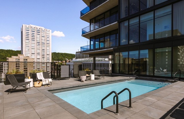 Sonder Maisonneuve | Three-Bedroom Apartment w/Balcony