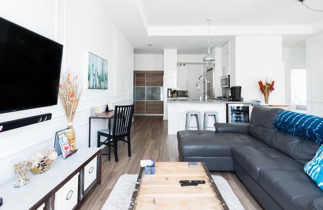 Spacious 3BR Executive Condo-Downtown-near subway