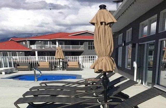 Sunchaser Vacation Villas at Riverside 1br Saturday check-in