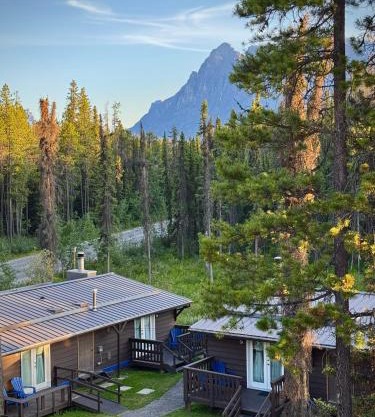 Sunwapta Falls Mountain Lodge 