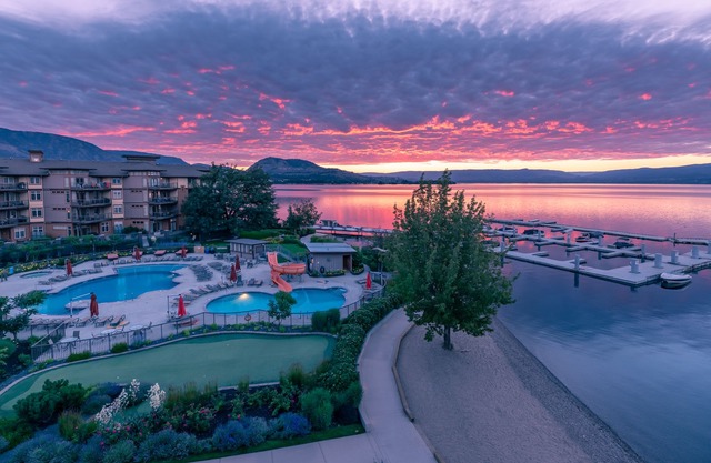 The Cove Lakeside Resort