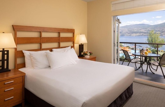 The Cove Lakeside Resort 
