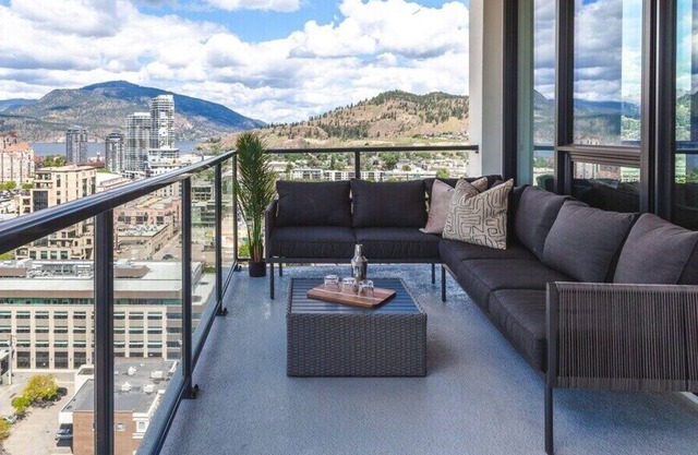 The Cubano Room sub-penthouse ✰ Best View in Kelowna