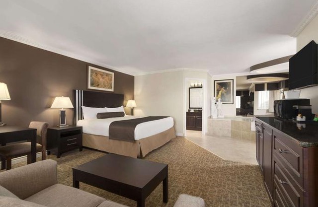 Travelodge by Wyndham Kamloops Mountview