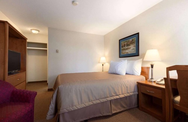 Travelodge by Wyndham Langley