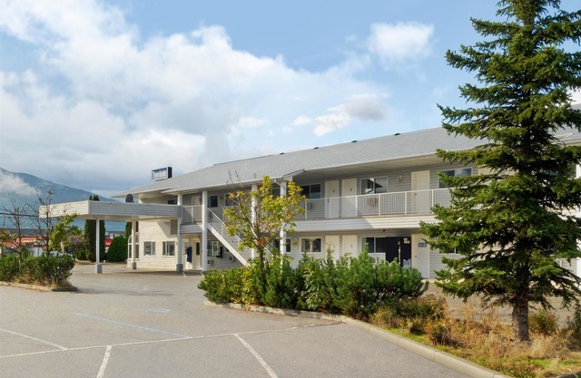 Travelodge by Wyndham Salmon Arm BC