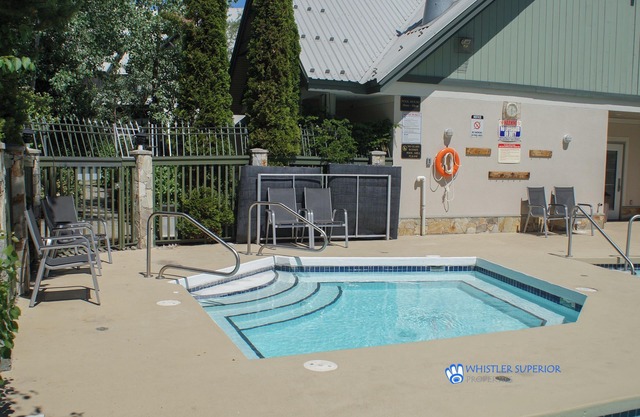 Updated Stoney Creek Condo in Whistler Village. Great Pool & Hot Tub Area.