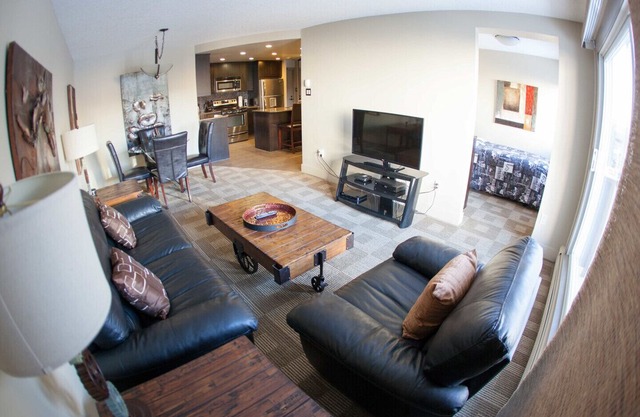 Uptown 1D01- 1 Bedroom + Den - Calgary, Alberta