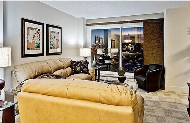 Uptown 1D03 - 1 Bedroom + Den - Calgary, Alberta