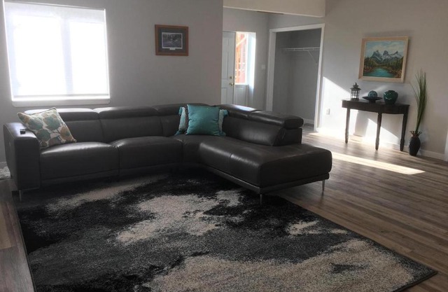 Waterton Country Villas- B unit!