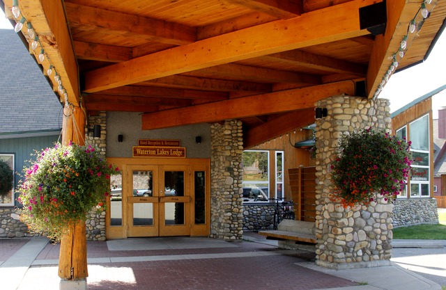 Waterton Lakes Lodge Resort
