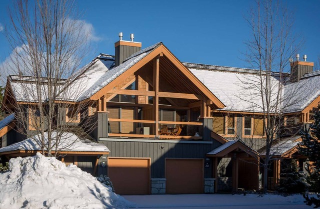 Whistler - Montebello 4874