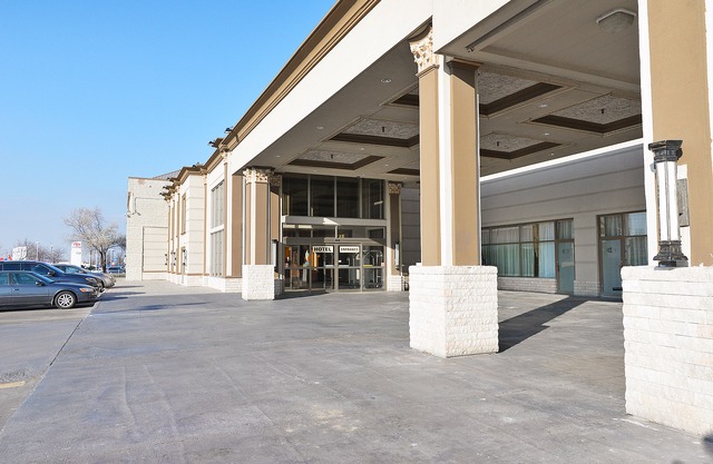 Woodbine Hotel & Suites