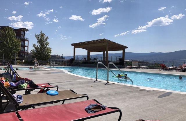 Your Okanagan Vacation Destination! Pools, Hot Tub, fun in the Sun!