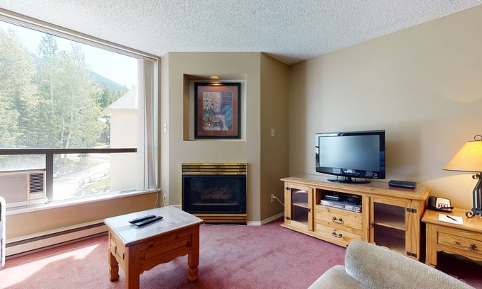 Upper Village Apartment | 1 bedroom/1 bathroom Suite, Pool, Ski in/Ski out on Blackcomb Mountain, A/C in living room