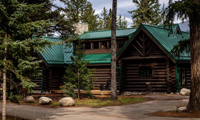 Jasper Cabin | 10-person Chalet 5 minutes from Jasper town