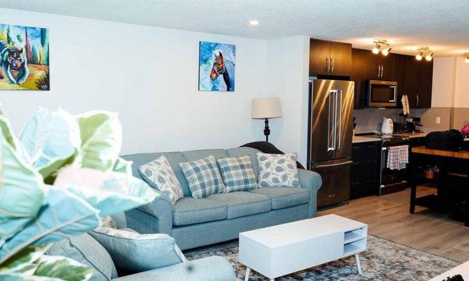 Cranston Apartment | 1080 m² Apartment ∙ 3 bedrooms ∙ 8 guests
