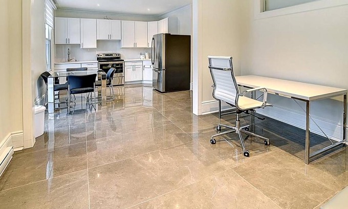 Outremont Apartment | #13 · Luxury Business suite! Outremont
