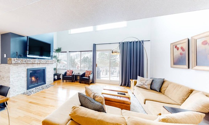 The Blue Mountains Condo | 139 m² Condo ∙ 3 bedrooms ∙ 8 guests