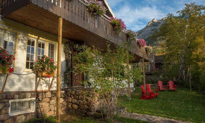 Waterton Park Bed & Breakfast | 14 m² Bed and breakfast ∙ 4 guests