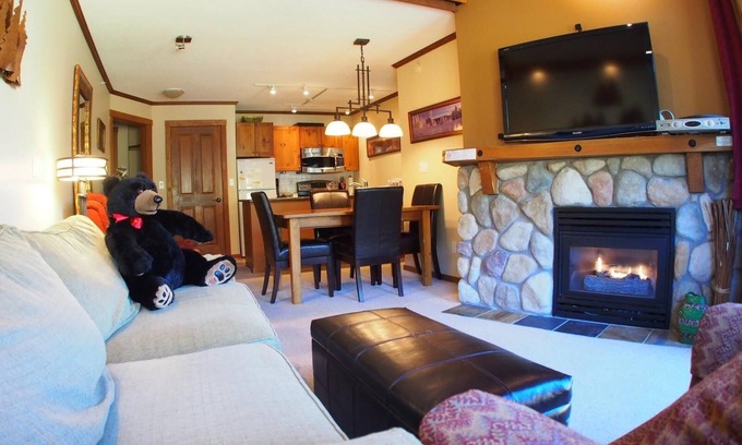 Sun Peaks Cabin | 2 bedroom apartment in village centre, ski in/out
