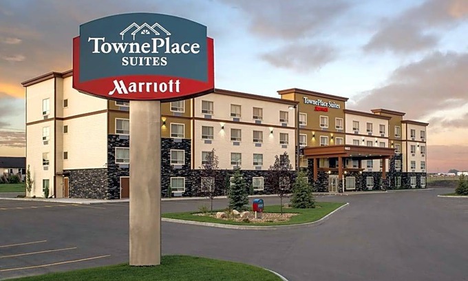 Red Deer Hotel | 2-Star Hotel ∙ TownePlace Suites by Marriott Red Deer