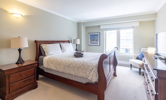 Downtown Halifax Apartment | 221 Luxurious Downtown Apartment with AC