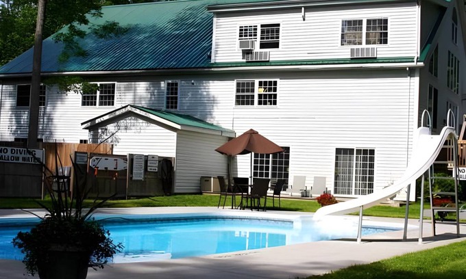 Brighton Cabin | 28 m² Lodge ∙ 2 bedrooms ∙ 127 guests