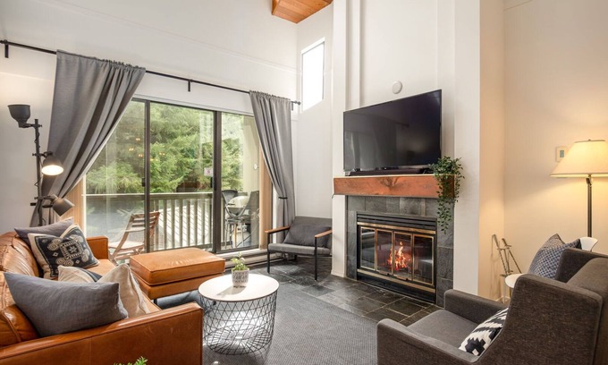 Upper Village House | 2BR + Den | Gables | Dog Friendly | Near Both Mountains | Wood Burning Fireplace | Parking