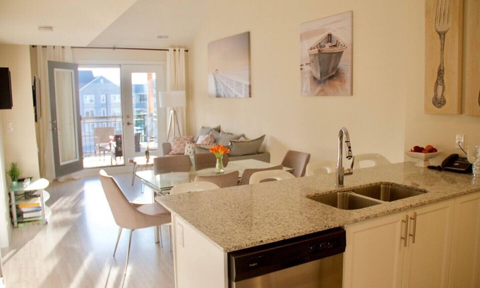 Collingwood Condo | 3 BEDROOM WATERFRONT BLUE MOUNTAIN LOFT, HEATED POOL