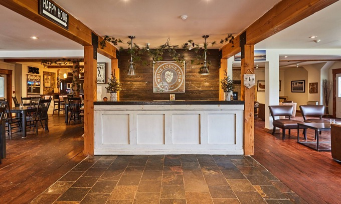 Port Sydney Cabin | 3 Pines Lodge Muskoka