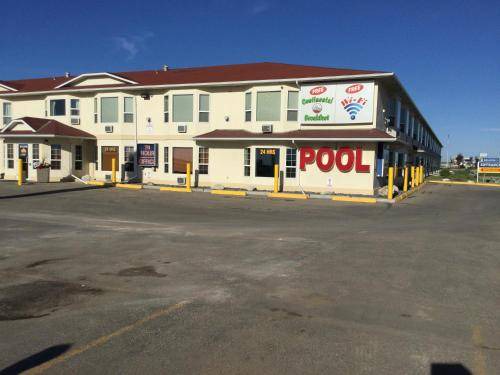Grande Prairie Hotel | 30 m² Motel ∙ 4 guests