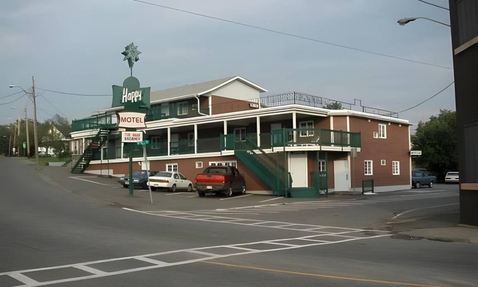 Edmundston Hotel | 33 m² Motel ∙ 8 guests