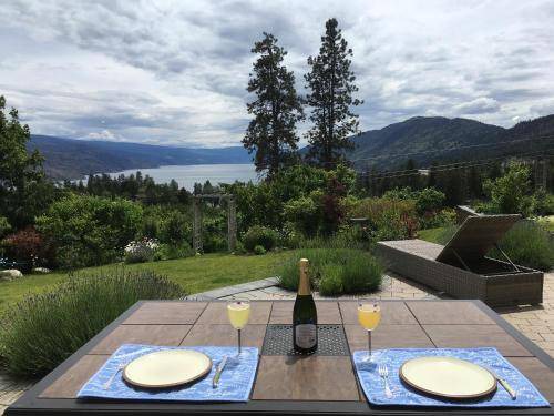 Central Okanagan Bed & Breakfast | 35 m² Bed and breakfast ∙ 2 guests