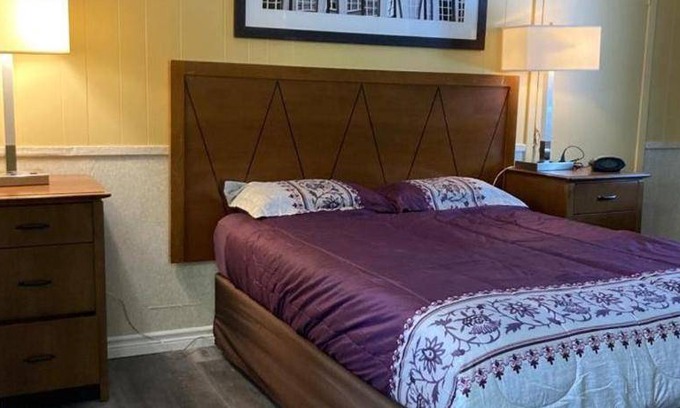 Timmins Hotel | 35 m² Motel ∙ 2 guests