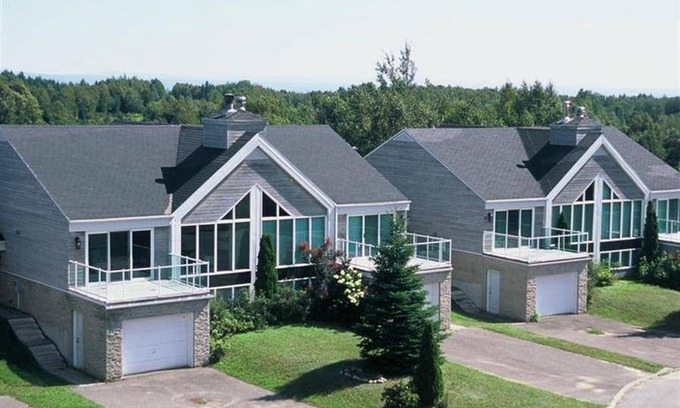 Saint Ferreol les Neiges Ski Chalet | 372 m² Chalet ∙ 8 bedrooms ∙ 20 guests