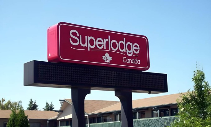 South Lethbridge Hotel | 37 m² Motel ∙ 127 guests