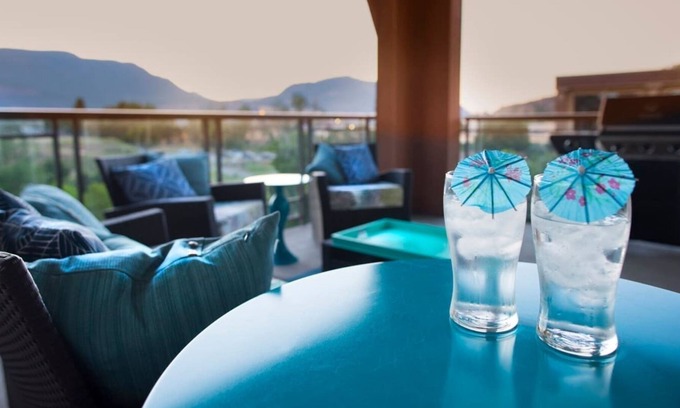 North End Condo | #406 OS Downtown Waterscapes Large 3 Bed Luxury Suite