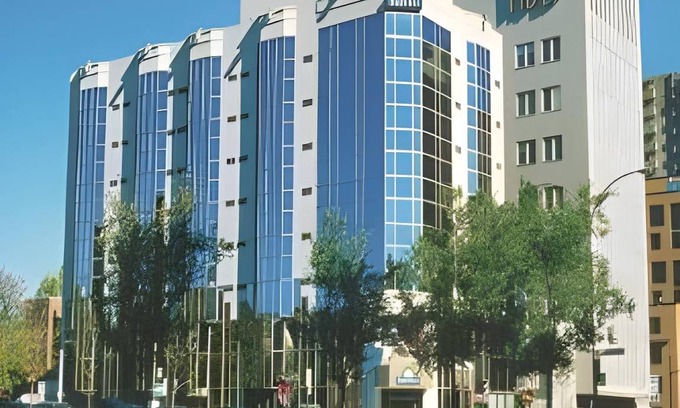 Quartier des Spectacles Hotel | 50 m² Hotel ∙ 127 guests