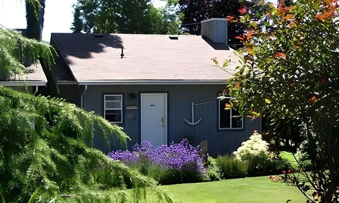 Sooke Bed & Breakfast | 51 m² Bed and breakfast ∙ 2 bedrooms ∙ 4 guests
